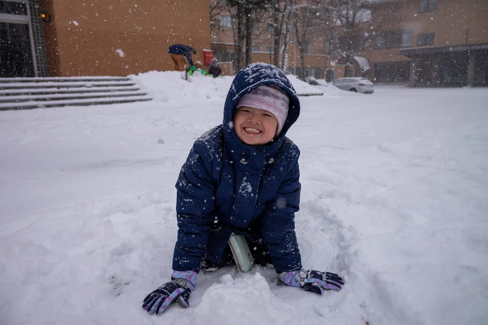 Photo - Niece having fun in the snow