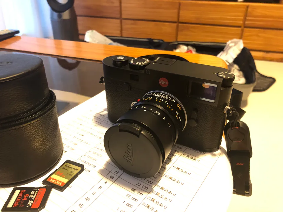 Photo - Leica M10 with Summilux-M 50mm f/1.4 ASPH.