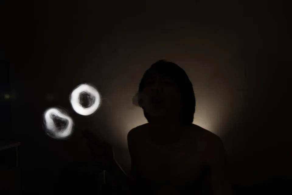 Smoke rings & photographing smoke cover image